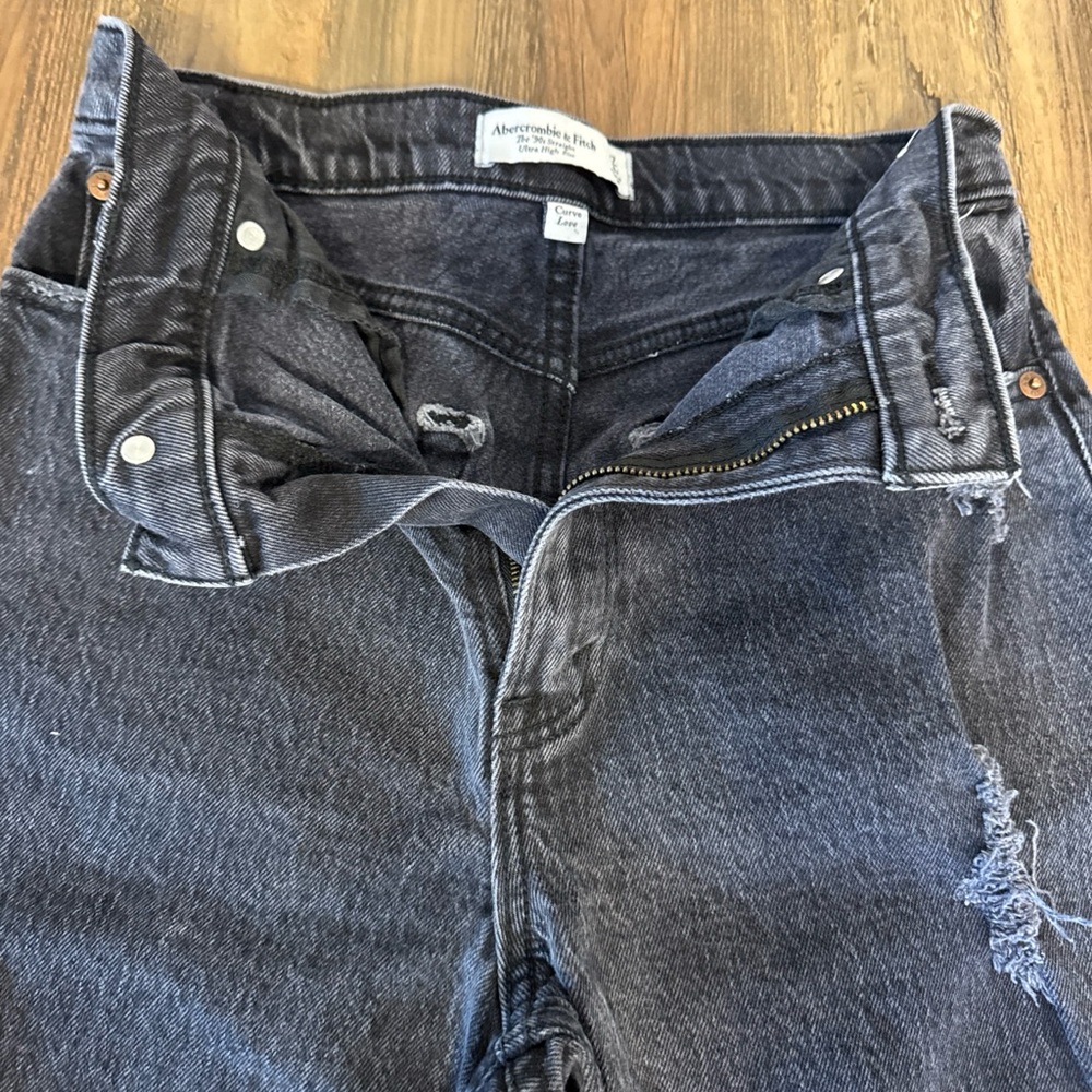 Abercrombie and Fitch 90s Straight Ultra High Rise Jeans Distressed Black 27